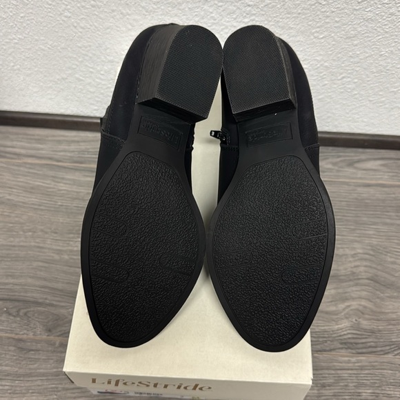 LIFESTRIDE Babe Shootie - Picture 3 of 8